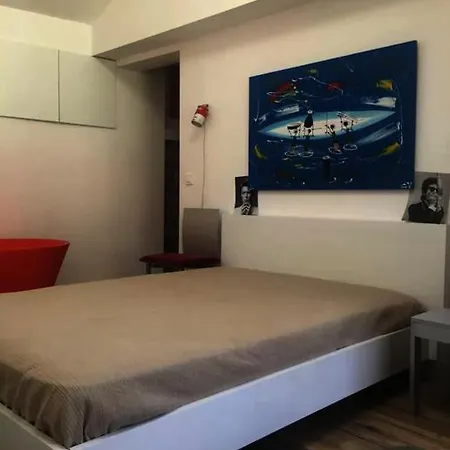 펜션 Mystay Lisboa Casa Com Piscina *